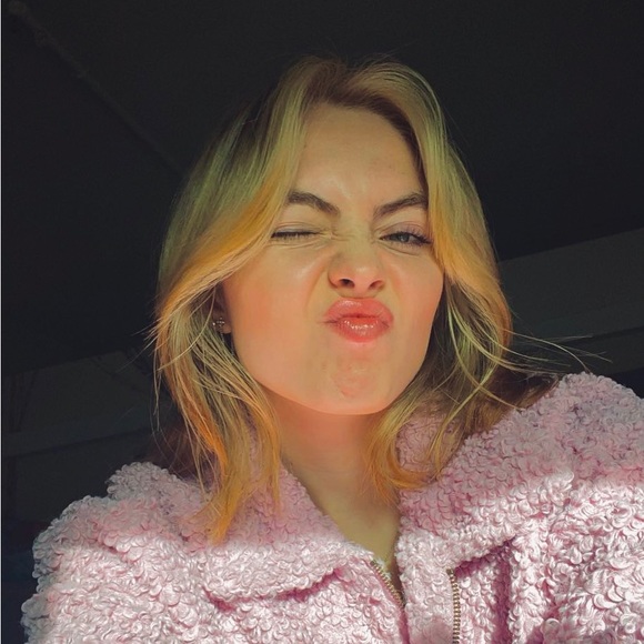 Meet your Posher, Kitty! - Picture 1 of 1